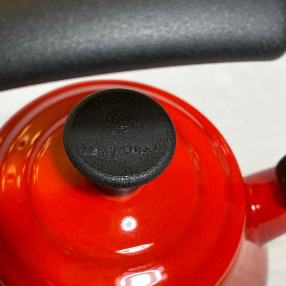 Le Creuset Red Ombré Whistling Enamel Tea Kettle - Picture 6 of 14